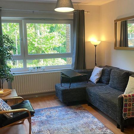 Cosy Flat For 4, Family Friendly, Private Parking, Close To Central London Exterior photo