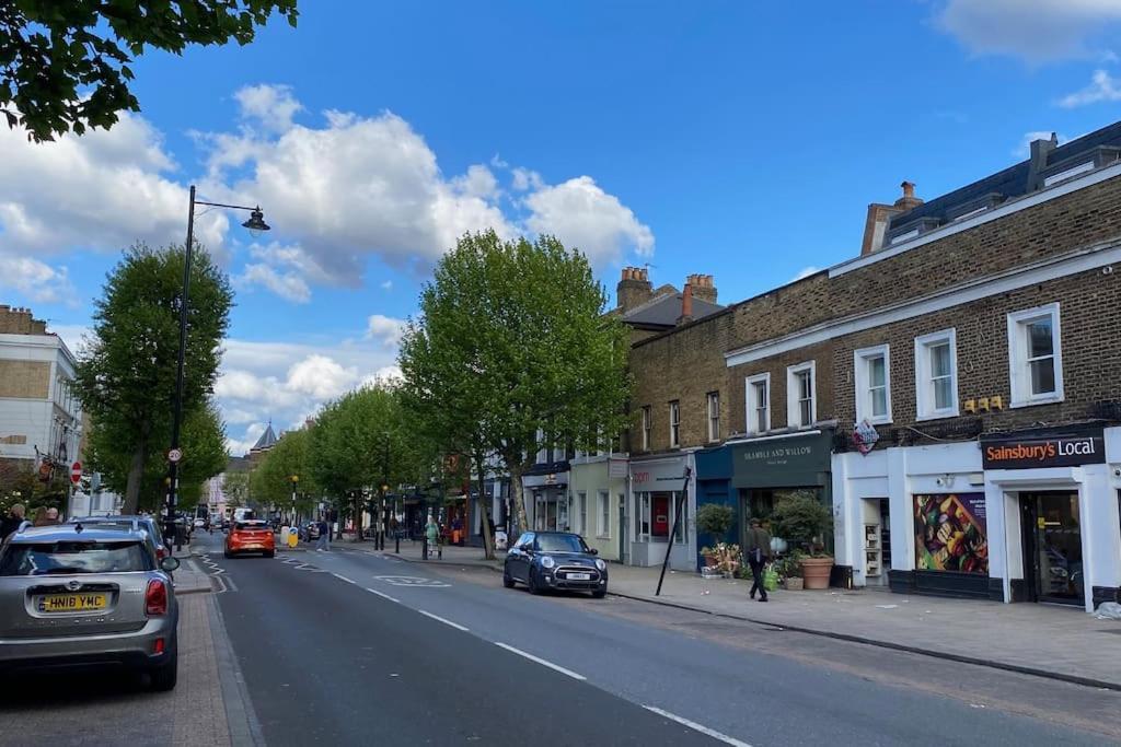 Cosy Flat For 4, Family Friendly, Private Parking, Close To Central London Exterior photo
