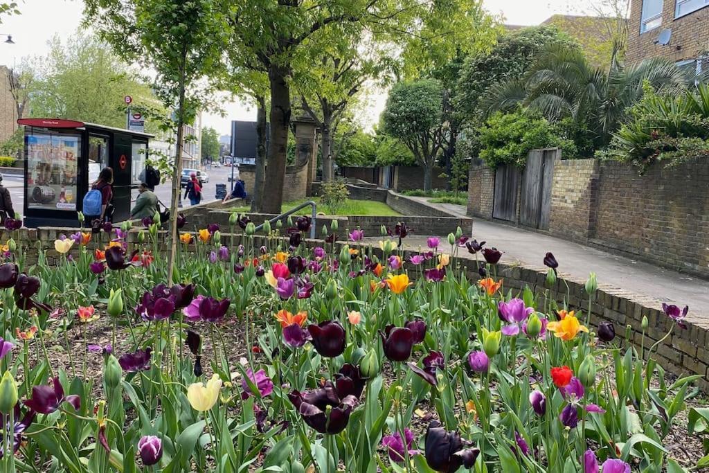 Cosy Flat For 4, Family Friendly, Private Parking, Close To Central London Exterior photo